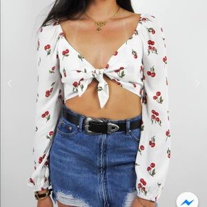 Cherry tie top